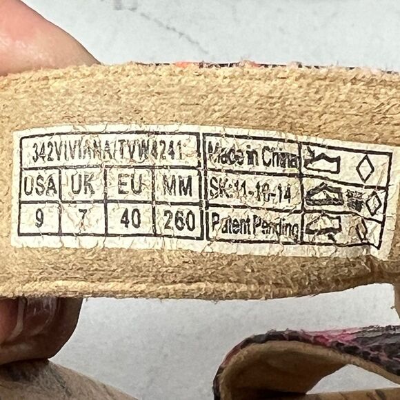 Vionic Flat Strappy Slide Sandals Womens 9 Snake Skin Print Embellished Open Toe - Picture 9 of 10